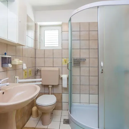4 Bedroom Cozy In *