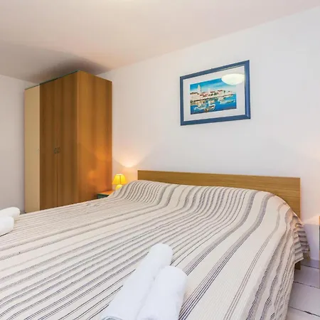 4 Bedroom Cozy In 펜션 *