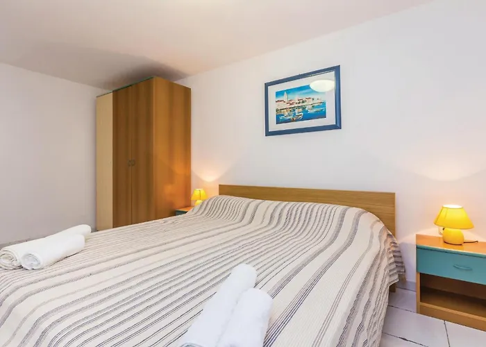 4 Bedroom Cozy In 別荘 *