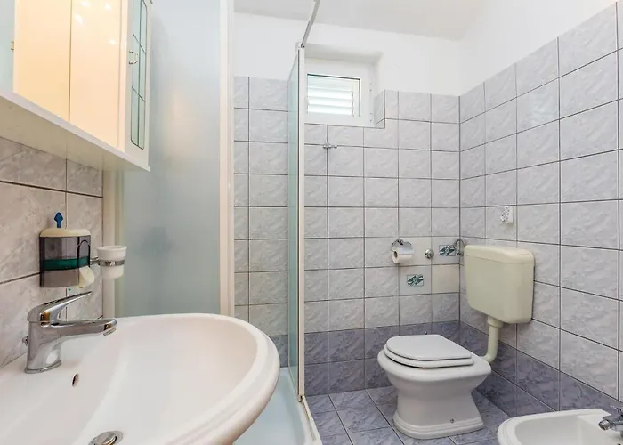 別荘 4 Bedroom Cozy In
