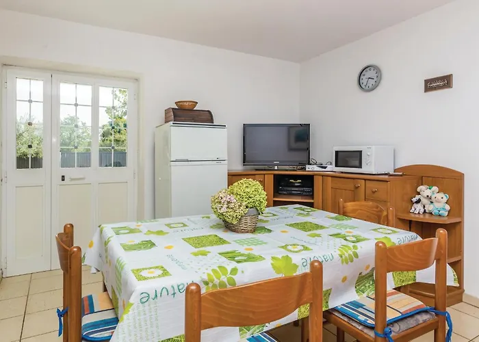 4 Bedroom Cozy In *