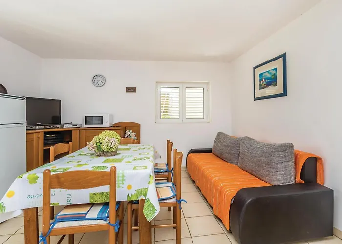 4 Bedroom Cozy In * Poljica