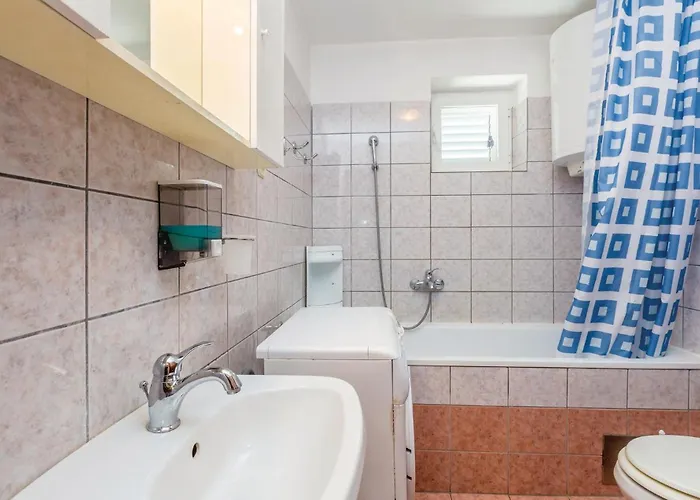 4 Bedroom Cozy In