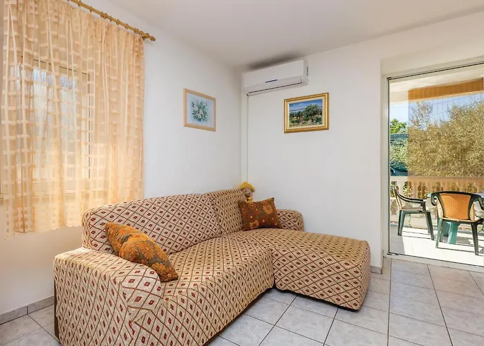 別荘 4 Bedroom Cozy In