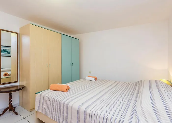 4 Bedroom Cozy In 別荘 Poljica