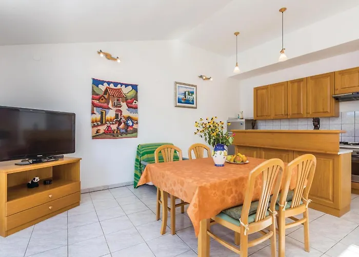 4 Bedroom Cozy In
