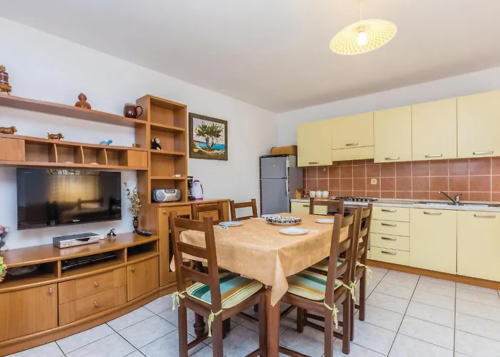 4 Bedroom Cozy In 別荘