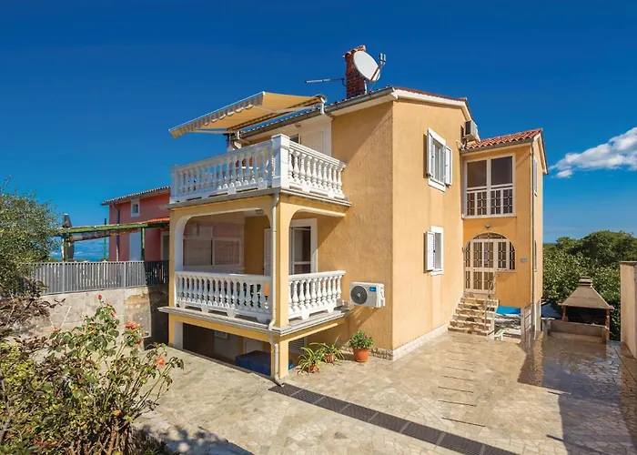 別荘 4 Bedroom Cozy In
